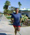 Geoff running toledo barefoot.JPG (465410 bytes)